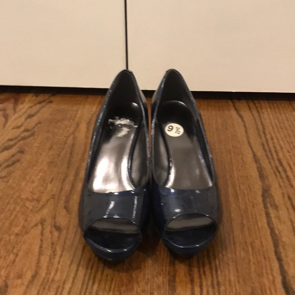 Nine West Open toe pumps